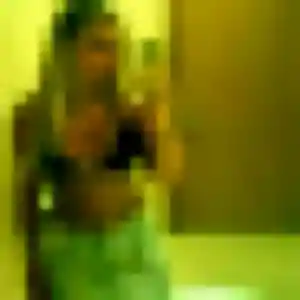 Leila (25 ans) à Agnos cherche une rencontre maintenant