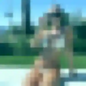 Luna, fille de 23 ans cherche plan cul à Ahun