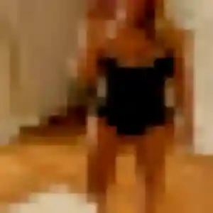 Anna, 24 ans, cherche un plan cul à Aillas