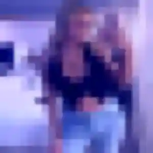 Alice (25 ans) à Allègre-les-Fumades cherche un plan cul maintenant