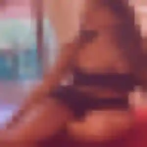 Daphne, 24 ans, connectée à Ambronay pour une rencontre coquine