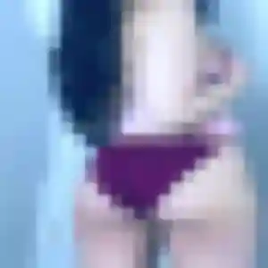 Julie, 39 ans, en ligne à Arthez-de-Béarn pour un plan cul