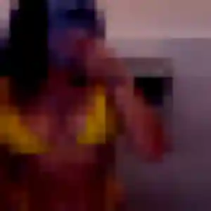 Paloma, 24 ans, connectée à Arveyres pour un plan cul