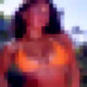 Touria de Arzens, 33 ans - plan cul discret