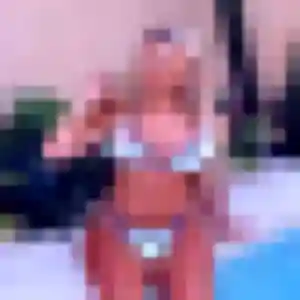Marie-Louise, 23 ans, connectée à Avèze pour une rencontre coquine