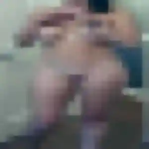 Photo privée de Adelaide, 25 ans à Bazincourt-sur-Epte - plan discret