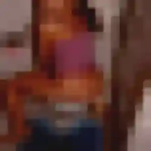 Lucie (24 ans) à Beaumes-de-Venise attend une rencontre ce soir