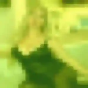 Amira, 23 ans, dispo pour plan cul à Belleville-sur-Loire