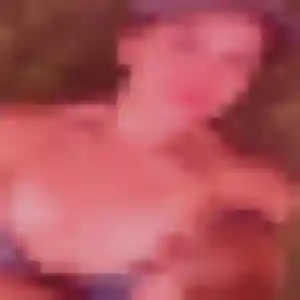Madeleine, 26 ans, connectée à Boisville-la-Saint-Père pour un plan cul