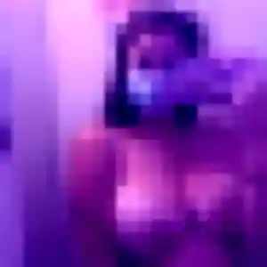 Josiane, 24 ans, connectée à Bosville pour un plan cul