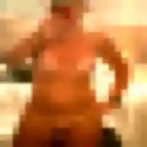 Faustine, femme de 36 ans propose plan cul à Brassy