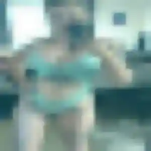 Contacte Adele, 23 ans à Bulles gratuitement