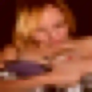 Alix, 22 ans, en ligne à Carantilly pour une rencontre coquine