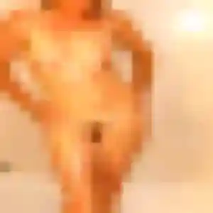 Sixtine, 27 ans, en ligne à Châlons-en-Champagne pour un plan cul
