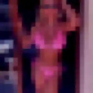 Delia, 22 ans, en ligne à Champeix pour une rencontre coquine