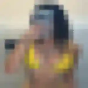 Emmanuelle, 28 ans, en ligne à Charenton-le-Pont pour un plan cul