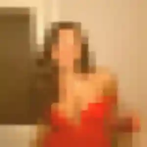 Madeleine, 26 ans, connectée à Châteauneuf-Villevieille pour un plan cul
