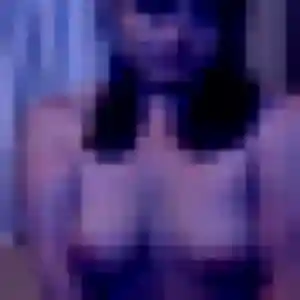Dana, 32 ans, en ligne à Cheverny pour une rencontre coquine
