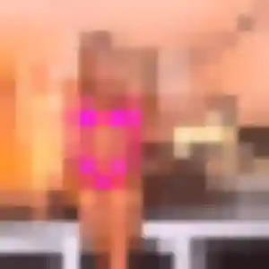 Contacte Angelique, 31 ans à Cléguer en privé