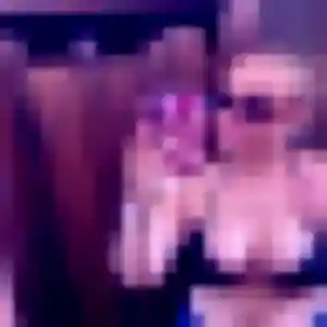 Karen (28 ans) à Cognin-les-Gorges cherche un plan cul ce soir