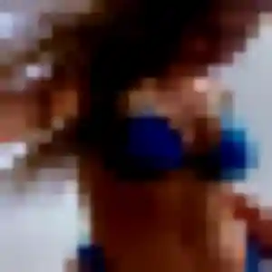 Emma, 28 ans, connectée à Corbeilles pour une rencontre coquine