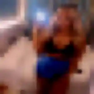 Celeste (27 ans) à Croth propose une rencontre aujourd'hui