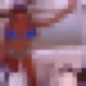 Regine, 36 ans, en ligne à Dambach-la-Ville pour une rencontre coquine