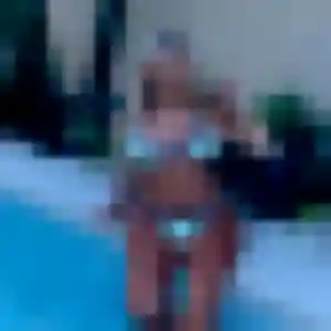 Rejoins Alix, 23 ans à Dignac en privé