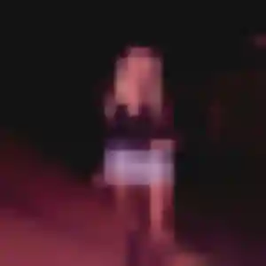 Leana, femme de 25 ans propose plan cul à Étrelles