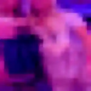 Solene, 23 ans, connectée à Falck pour une rencontre coquine