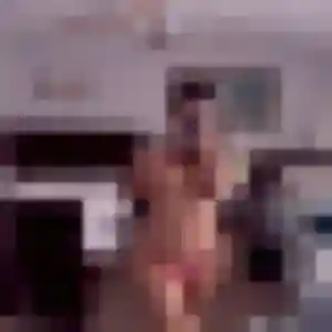 Rejoins Lola, 23 ans à Flamanville gratuitement