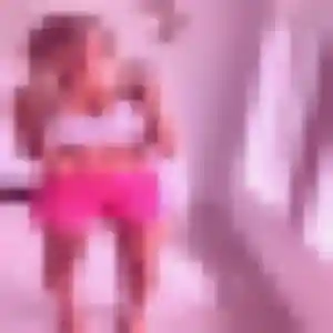 Typhaine, femme de 34 ans propose plan cul à Frénouville