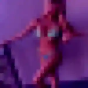 Azalee, 31 ans, en ligne à Gaillan-en-Médoc pour une rencontre coquine