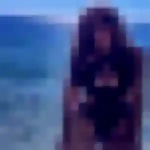 Yasmine (24 ans) à Galgon attend une rencontre ce soir