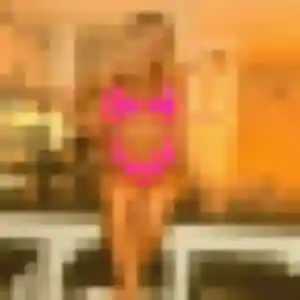 Découvre Naomi, 35 ans à Génébrières en privé
