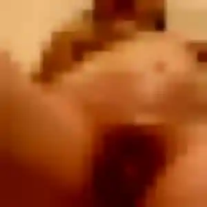 Photo de Caroline à Girolles (22 ans) - plan cul anonyme