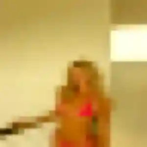 Meriem, 24 ans, connectée à Gironde-sur-Dropt pour une rencontre coquine