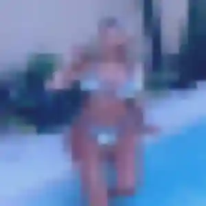 Samira, femme de 24 ans cherche plan cul à Guimaëc
