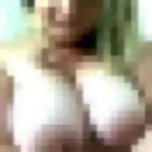 Ursule (24 ans) à Hautot-sur-Mer propose une rencontre rapidement