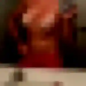 Ines, 43 ans, en ligne à Héloup pour un plan cul
