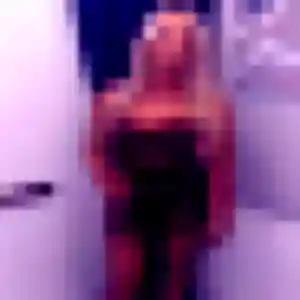Huguette, 36 ans, connectée à Hermival-les-Vaux pour un plan cul
