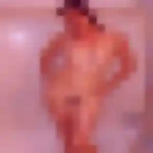 Contacte Anne-Charlotte, 29 ans à Joué-sur-Erdre en privé