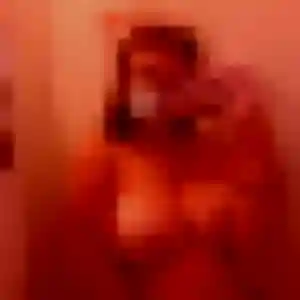 Mia, femme de 30 ans veut plan cul à La Celle-sur-Loire