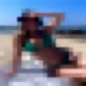 Gaelle, femme de 27 ans cherche plan cul à La Foye-Monjault