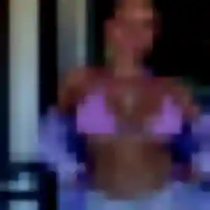 Erika, 39 ans, dispo pour plan cul à La Villeneuve-en-Chevrie
