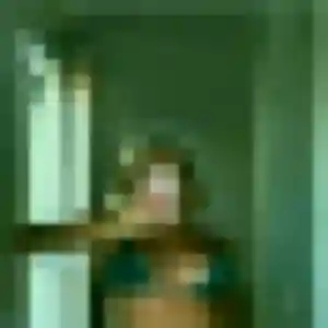 Jeanne, 27 ans, en ligne à Laroche-Saint-Cydroine pour une rencontre coquine