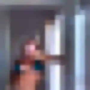 Fiona, femme de 26 ans propose plan cul à Les Auxons
