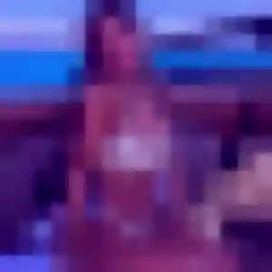 Photo de Louisa à Les Combes (27 ans) - plan cul discret