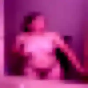 Rosemarie, 22 ans, connectée à Les Sables-d'Olonne pour une rencontre coquine