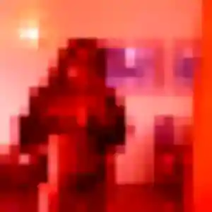 Anne-Charlotte, 36 ans, connectée à Louvigny pour un plan cul